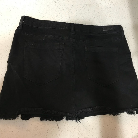 Blank NYC lace up black denim skirt - Picture 2 of 5